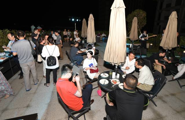 144219975953138447Zz.jpg 144219975953138447Zz.jpg